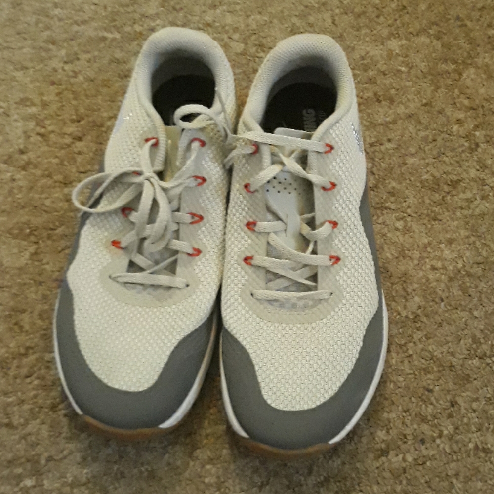 Nike - Picture 3 of 7